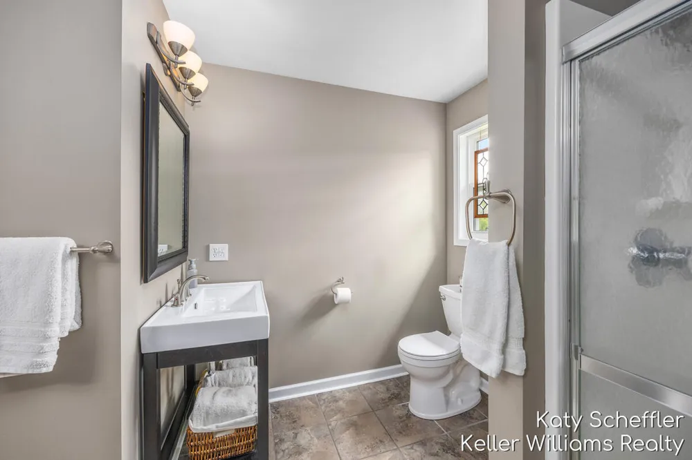 4611 Windcliff Drive NE Rockford, MI 49341