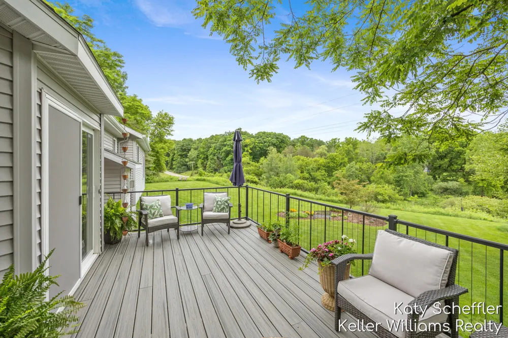 4611 Windcliff Drive NE Rockford, MI 49341