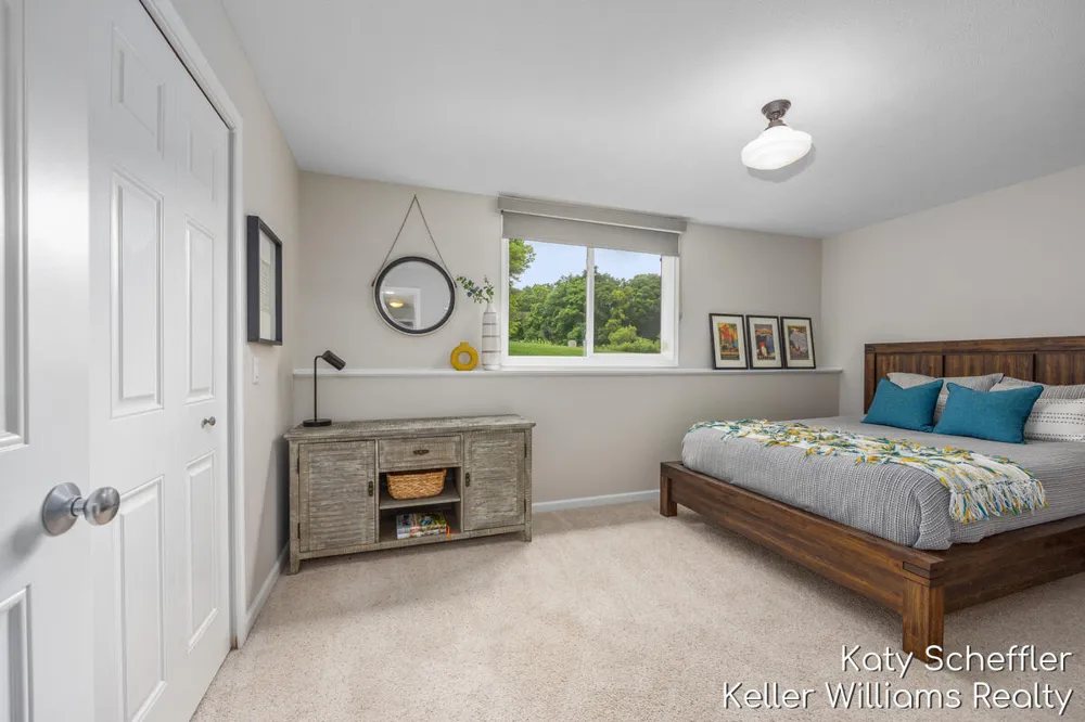 4611 Windcliff Drive NE Rockford, MI 49341