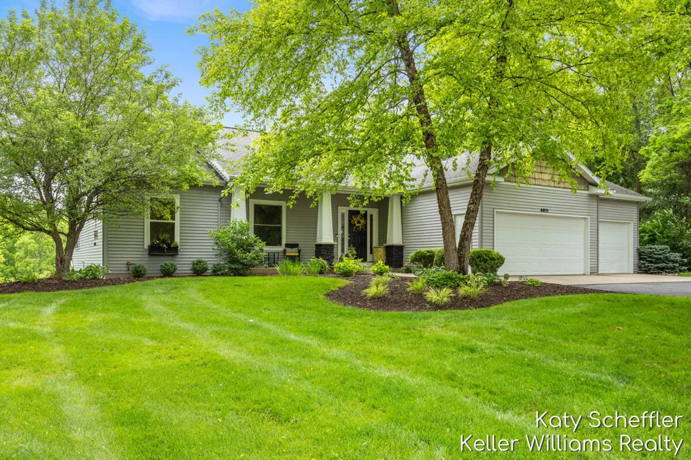 4611 Windcliff Drive NE Rockford, MI 49341