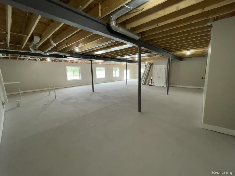 68651 Lake Angela Pointe Richmond City, MI 48062