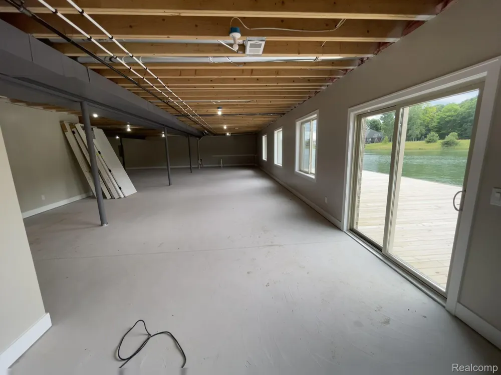 68651 Lake Angela Pointe Richmond City, MI 48062