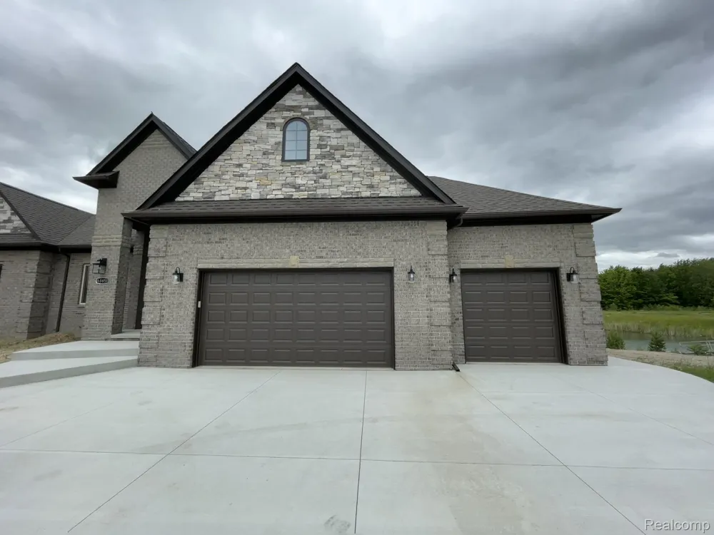 68651 Lake Angela Pointe Richmond City, MI 48062