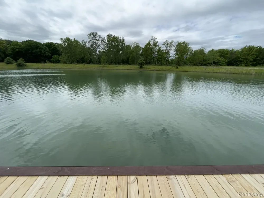 68651 Lake Angela Pointe Richmond City, MI 48062