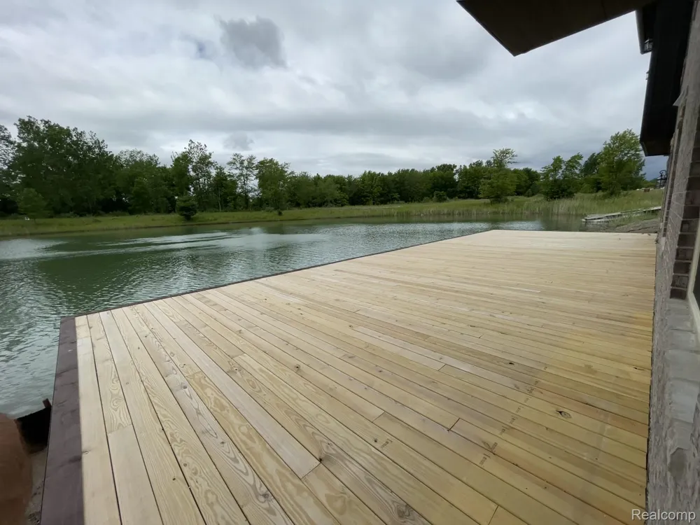 68651 Lake Angela Pointe Richmond City, MI 48062
