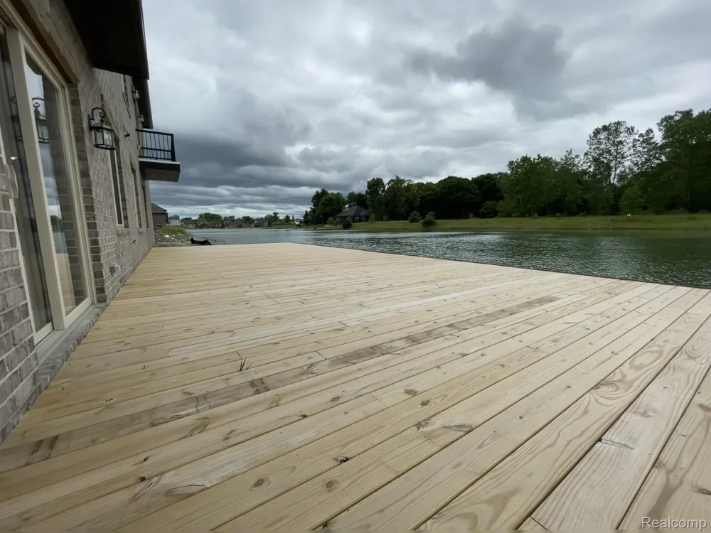 68651 Lake Angela Pointe Richmond City, MI 48062