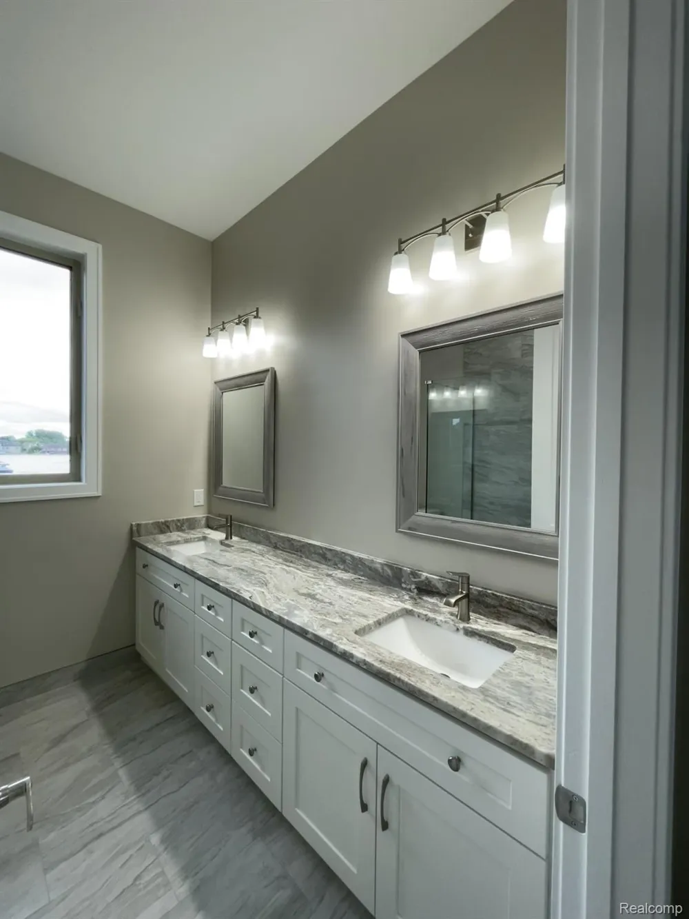 68651 Lake Angela Pointe Richmond City, MI 48062