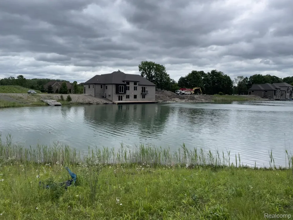 68651 Lake Angela Pointe Richmond City, MI 48062