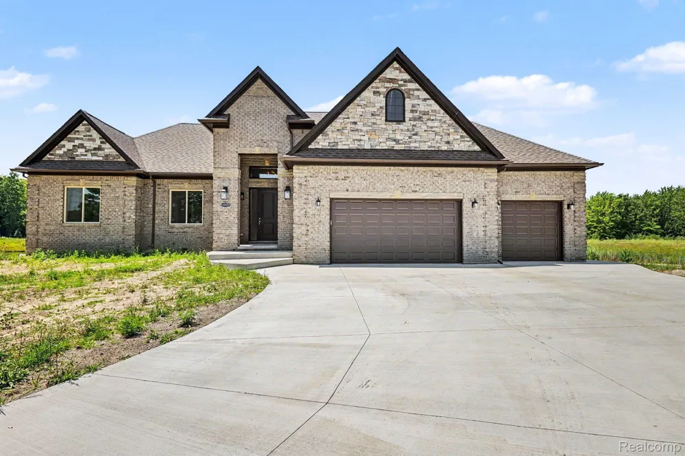 68651 Lake Angela Pointe Richmond City, MI 48062