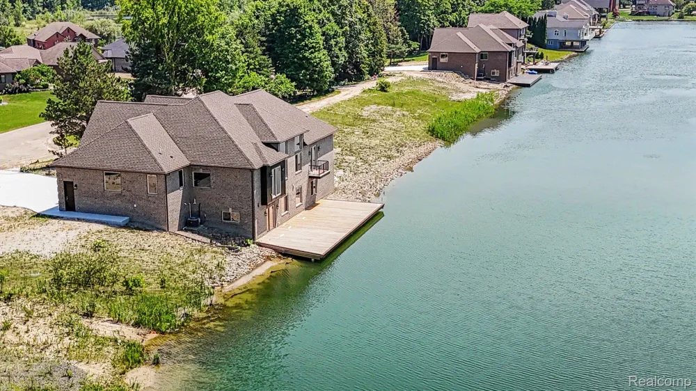 68651 Lake Angela Pointe Richmond City, MI 48062