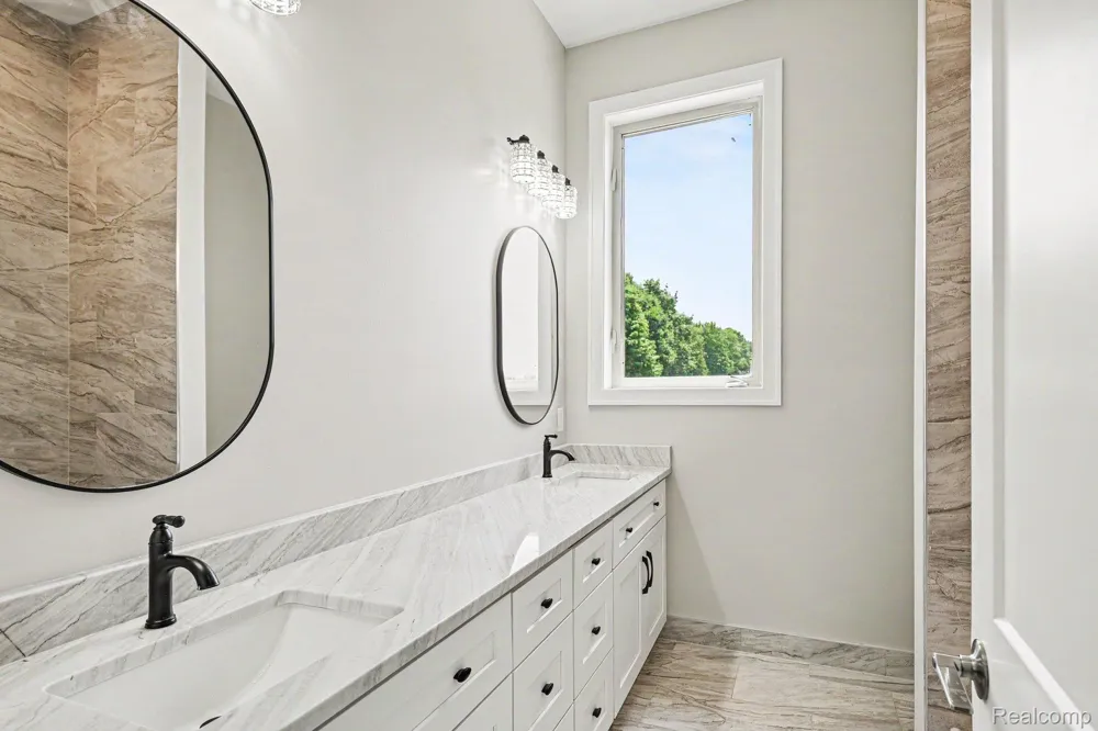 68651 Lake Angela Pointe Richmond City, MI 48062