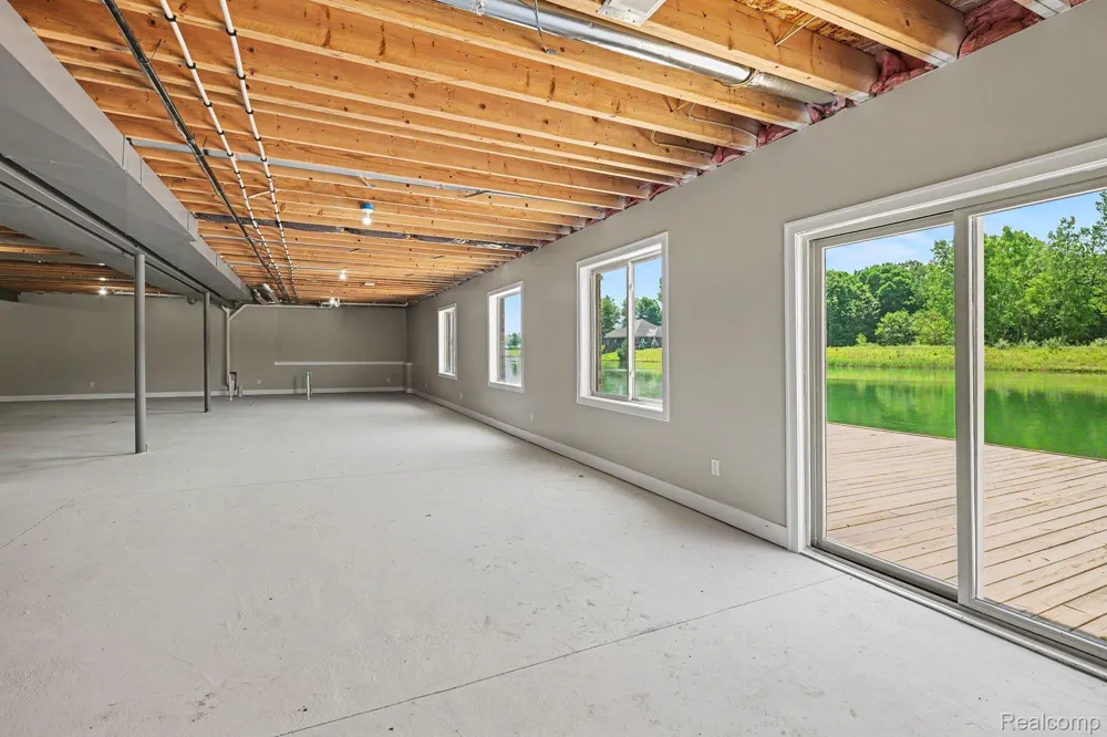 68651 Lake Angela Pointe Richmond City, MI 48062