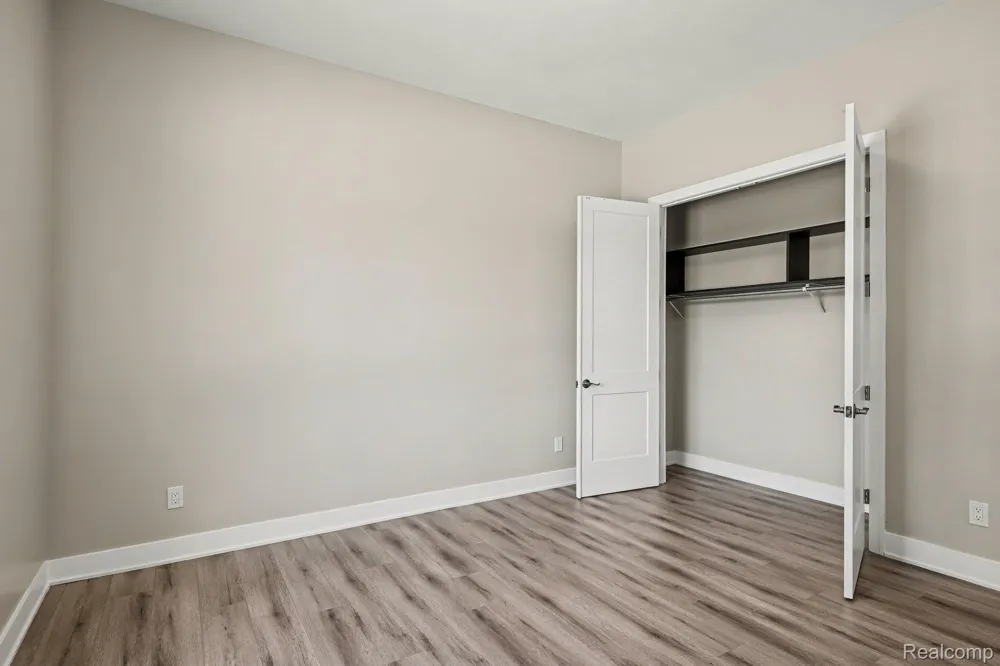 68651 Lake Angela Pointe Richmond City, MI 48062