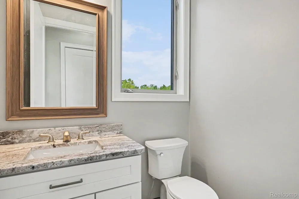 68651 Lake Angela Pointe Richmond City, MI 48062
