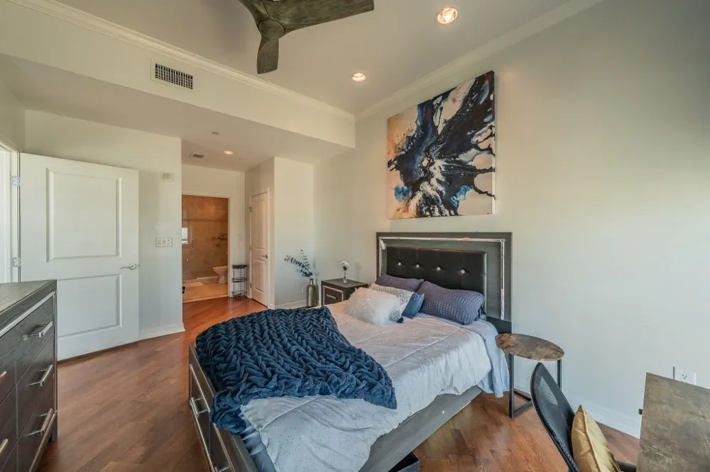 500 Throckmorton Street #2505 Fort Worth, TX 76102
