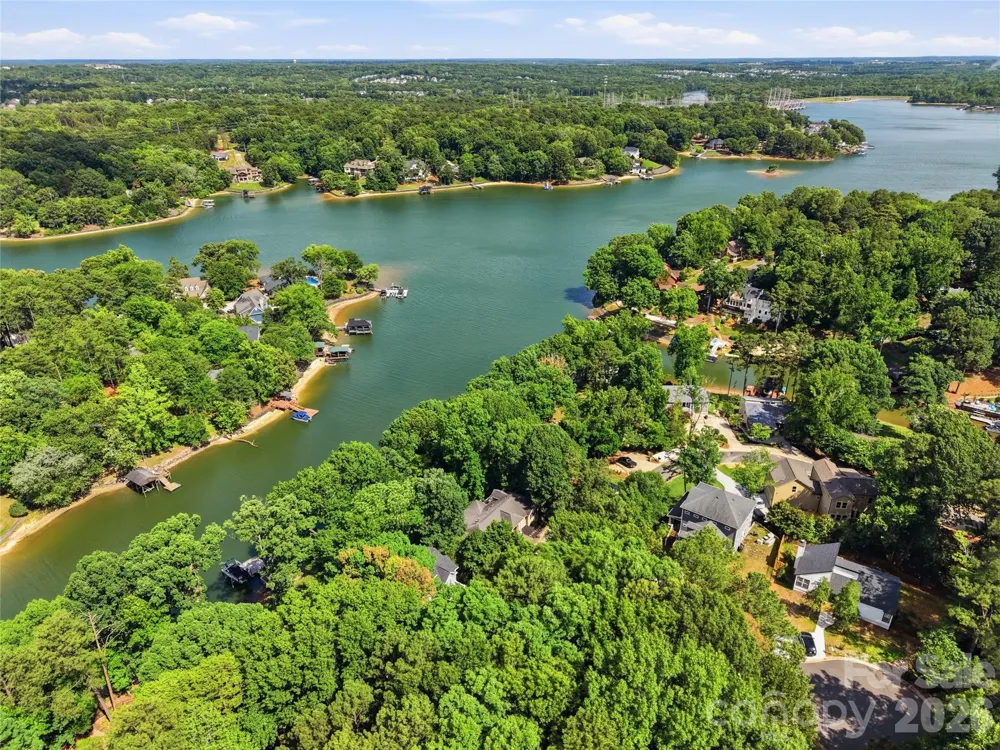 16121 Tana Tea Circle Tega Cay, SC 29708
