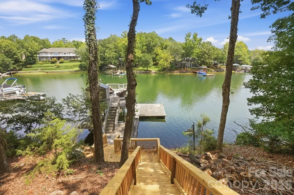 16121 Tana Tea Circle Tega Cay, SC 29708