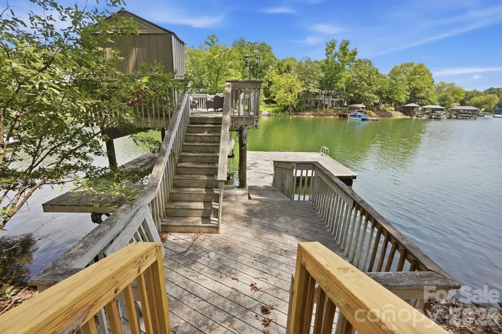 16121 Tana Tea Circle Tega Cay, SC 29708