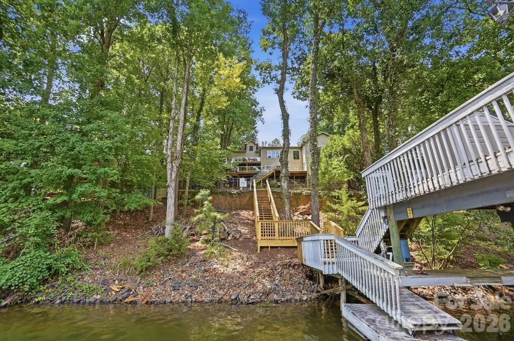 16121 Tana Tea Circle Tega Cay, SC 29708