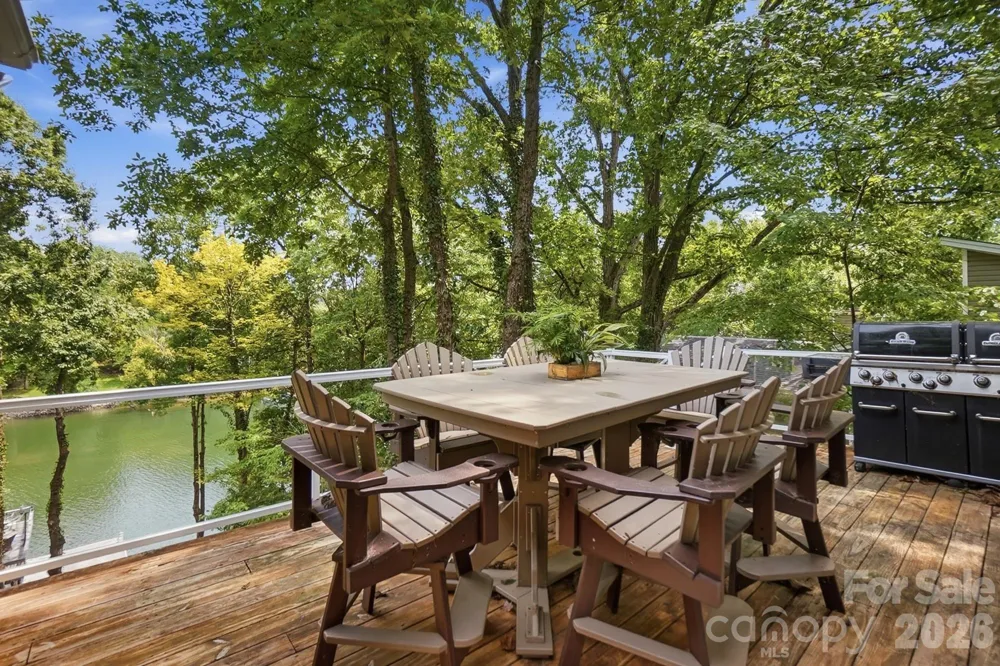 16121 Tana Tea Circle Tega Cay, SC 29708