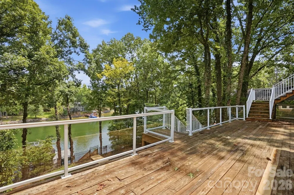 16121 Tana Tea Circle Tega Cay, SC 29708