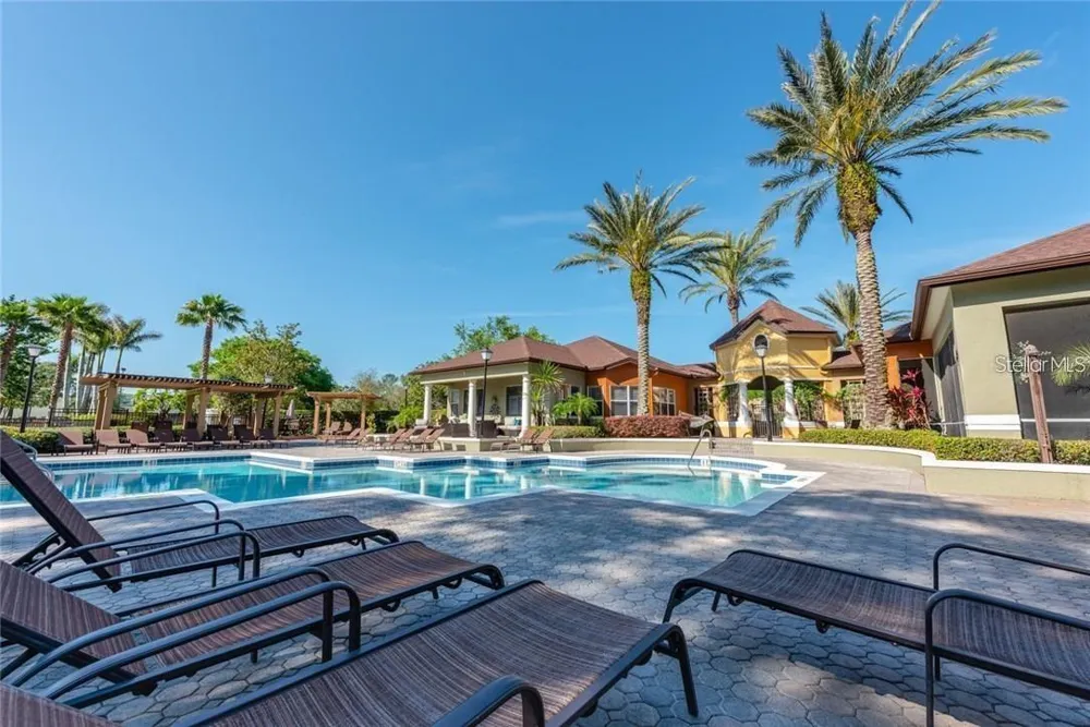 737 CREST PINES DRIVE #612 Orlando, FL 32828