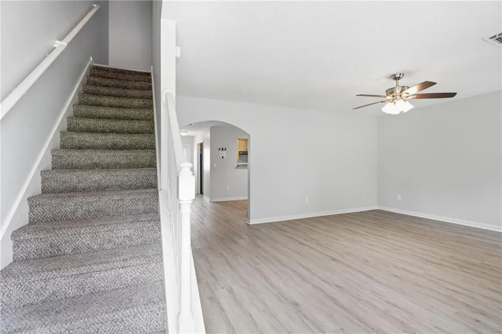 8569 Thomas Road Riverdale, GA 30274