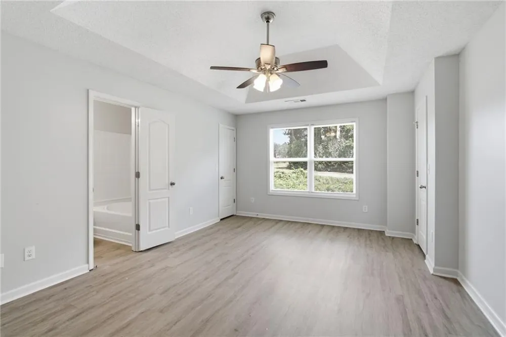 8569 Thomas Road Riverdale, GA 30274