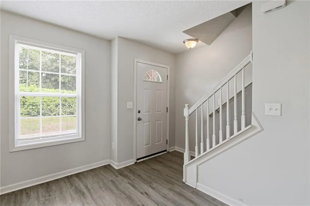 8569 Thomas Road Riverdale, GA 30274