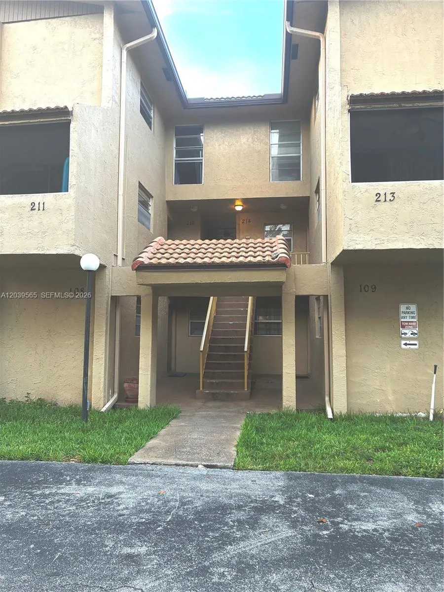 11101 Royal Palm Blvd #214 Coral Springs, FL 33065