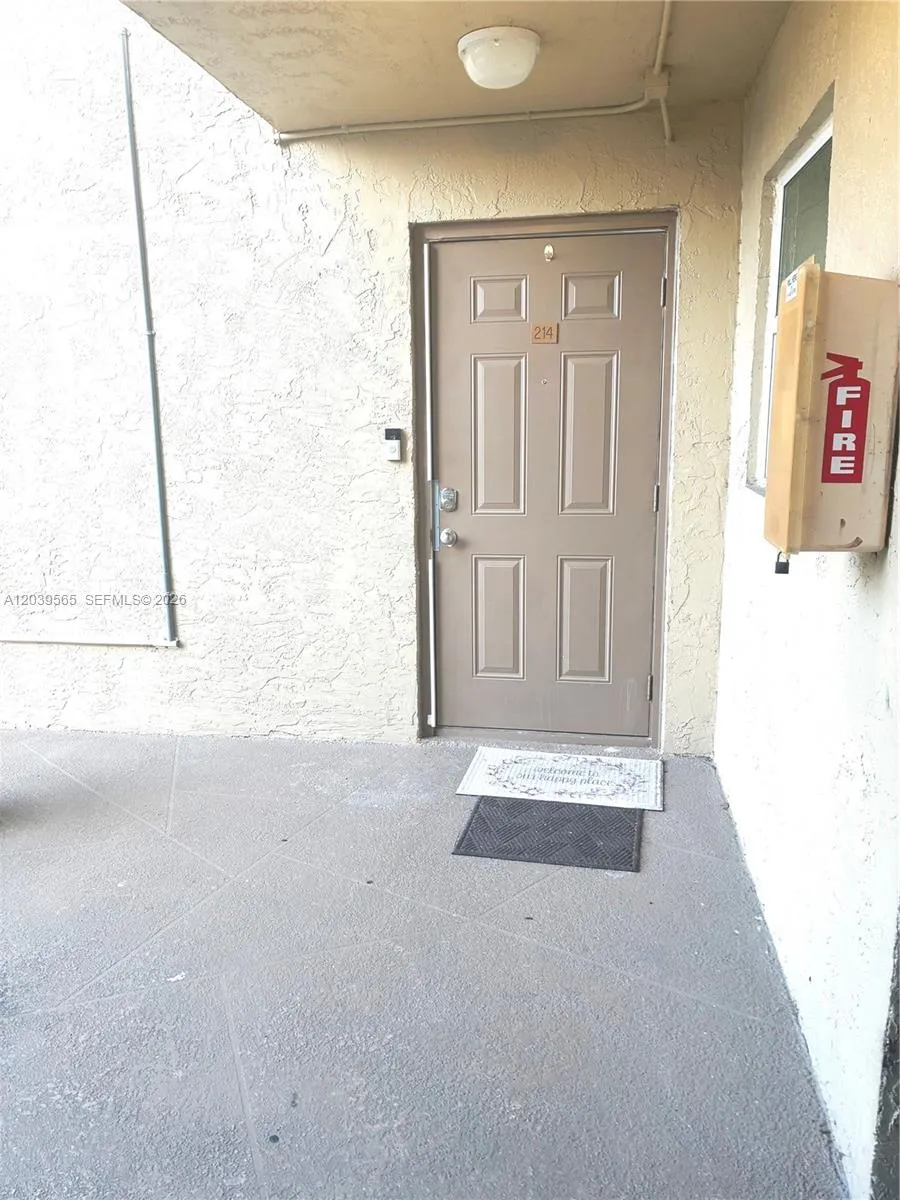 11101 Royal Palm Blvd #214 Coral Springs, FL 33065