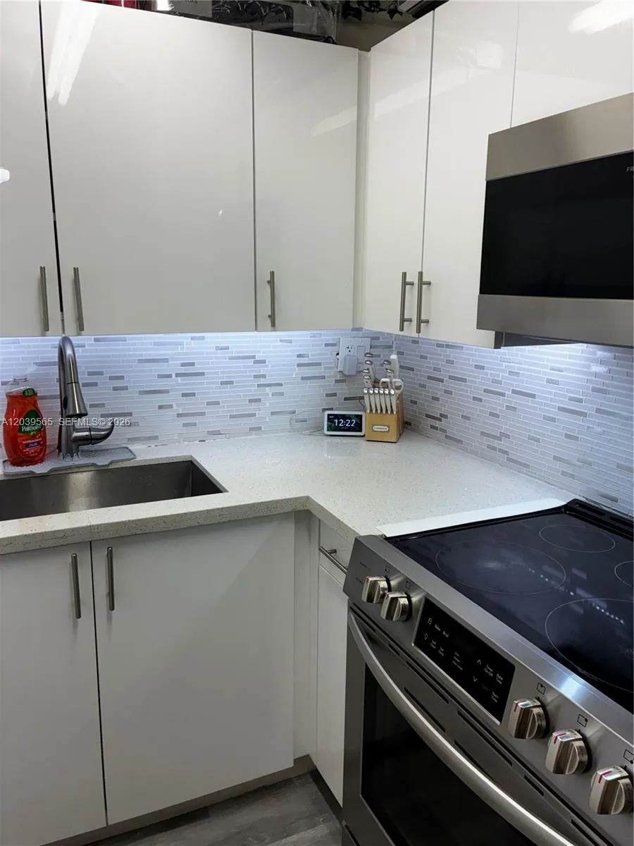 11101 Royal Palm Blvd #214 Coral Springs, FL 33065