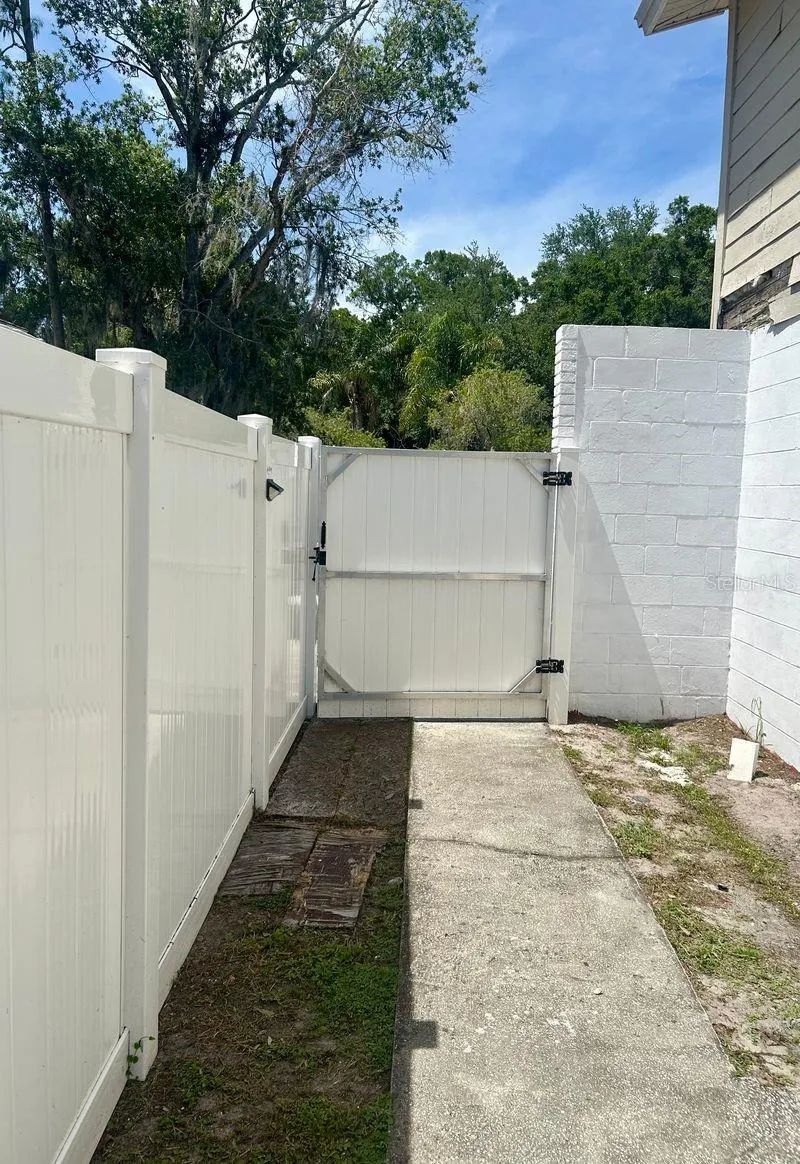 7302 WOODHALL COURT Tampa, FL 33634