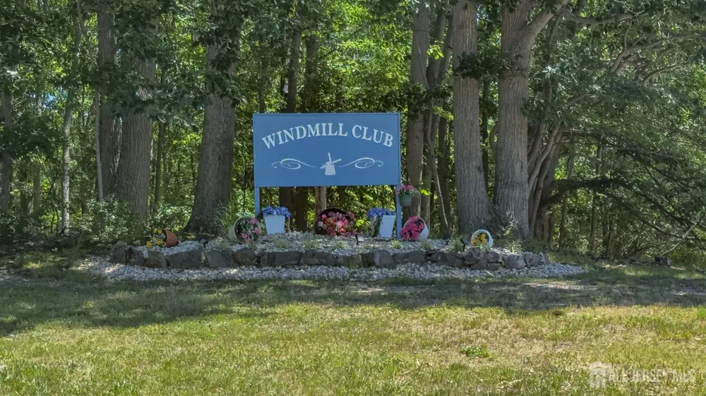 16 Finch Road Howell, NJ 07731