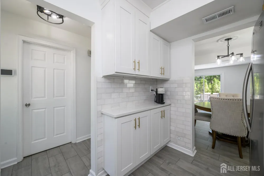 16 Finch Road Howell, NJ 07731