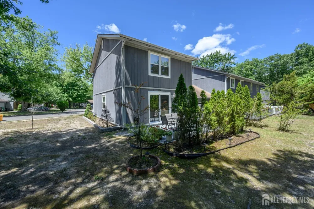 16 Finch Road Howell, NJ 07731