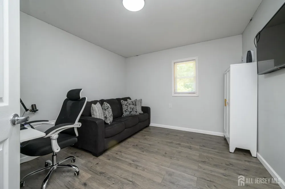 16 Finch Road Howell, NJ 07731