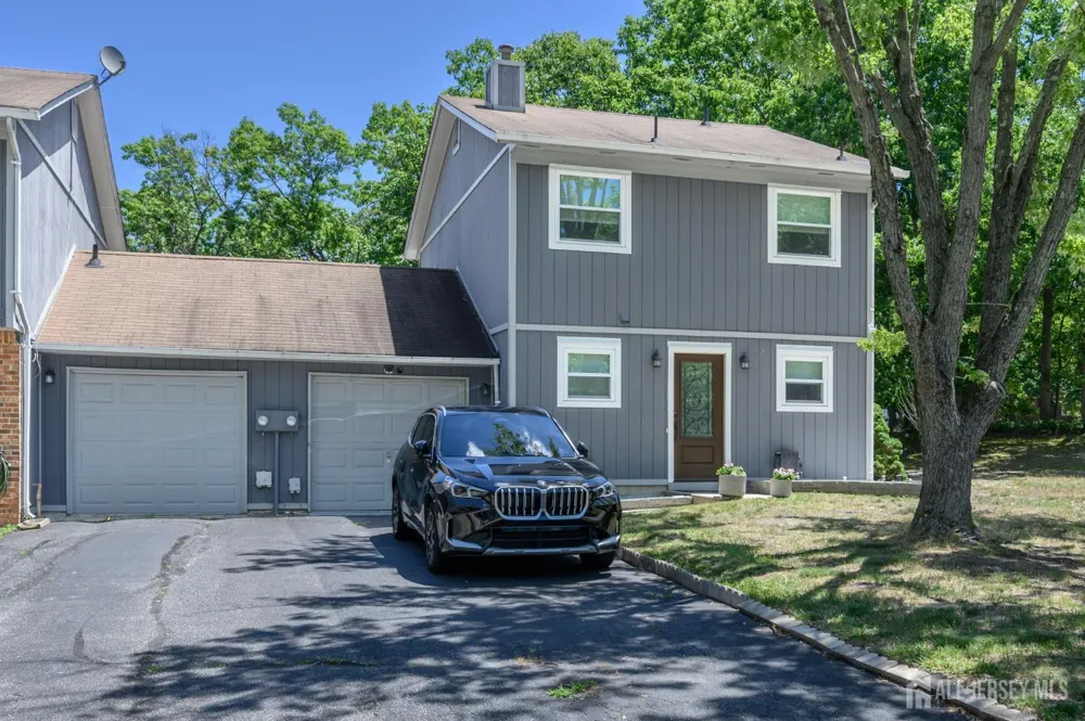 16 Finch Road Howell, NJ 07731