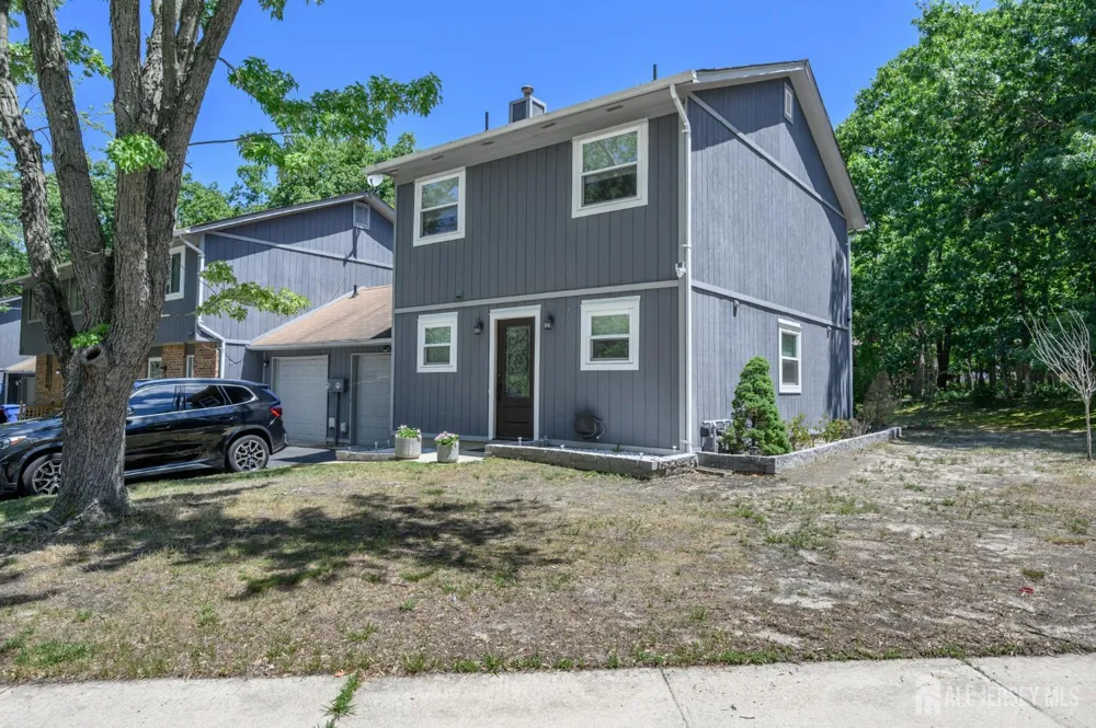 16 Finch Road Howell, NJ 07731