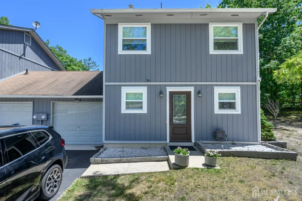 16 Finch Road Howell, NJ 07731