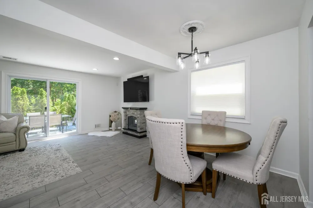 16 Finch Road Howell, NJ 07731
