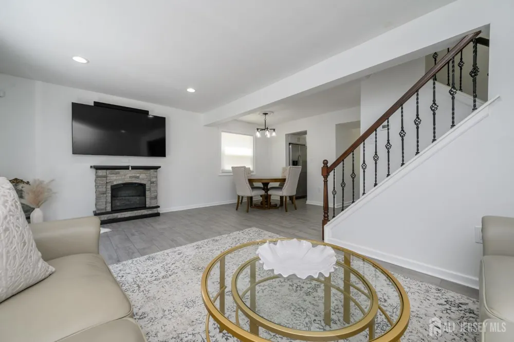 16 Finch Road Howell, NJ 07731