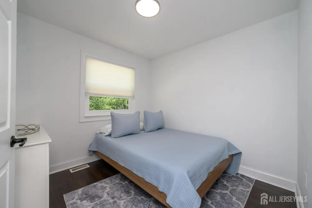 16 Finch Road Howell, NJ 07731