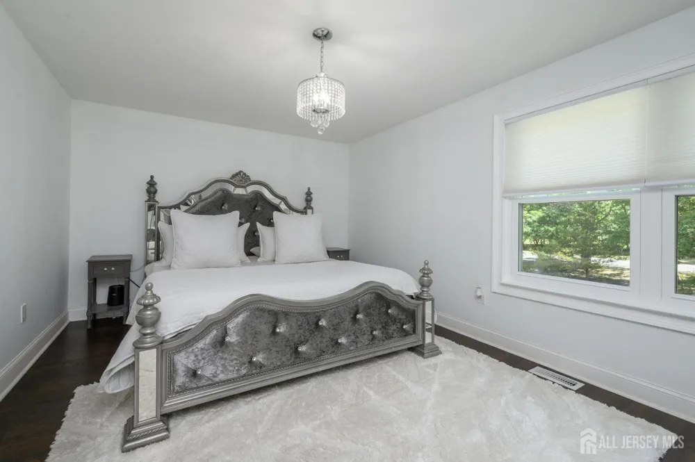 16 Finch Road Howell, NJ 07731