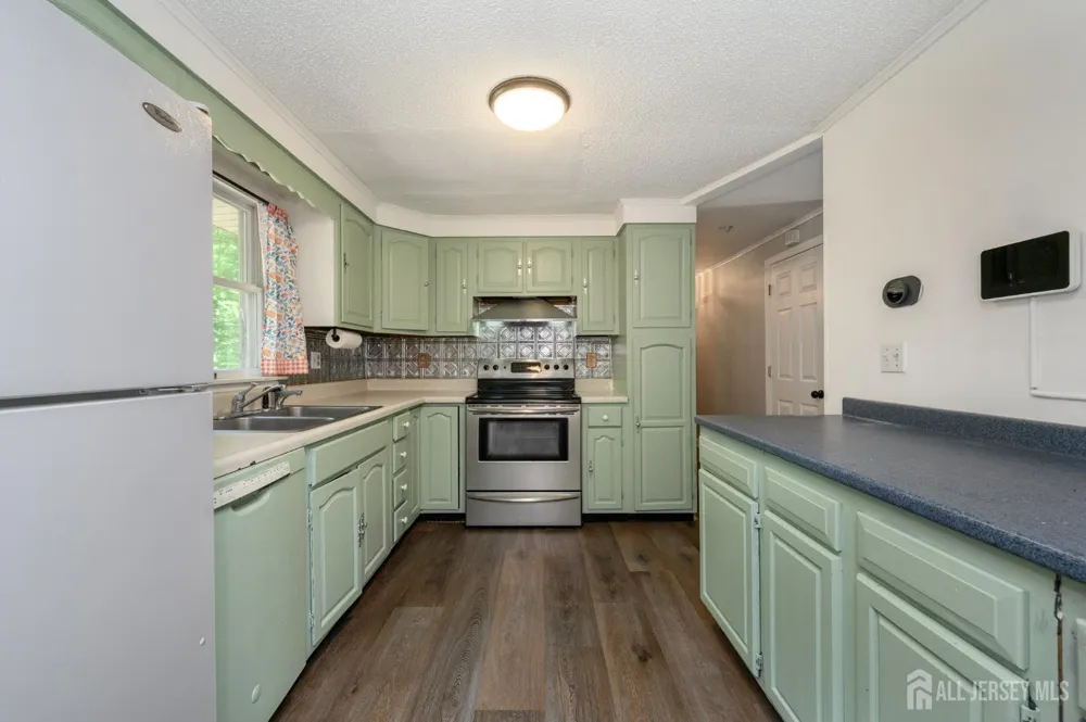 11 Pine Ridge Road Califon, NJ 07830