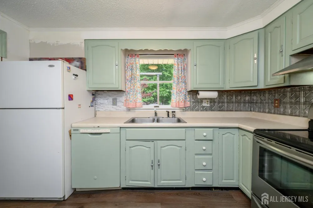 11 Pine Ridge Road Califon, NJ 07830