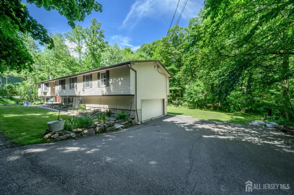 11 Pine Ridge Road Califon, NJ 07830