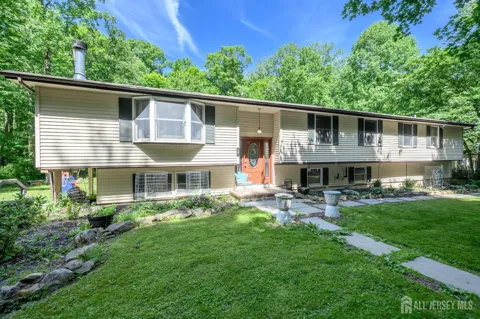 11 Pine Ridge Road