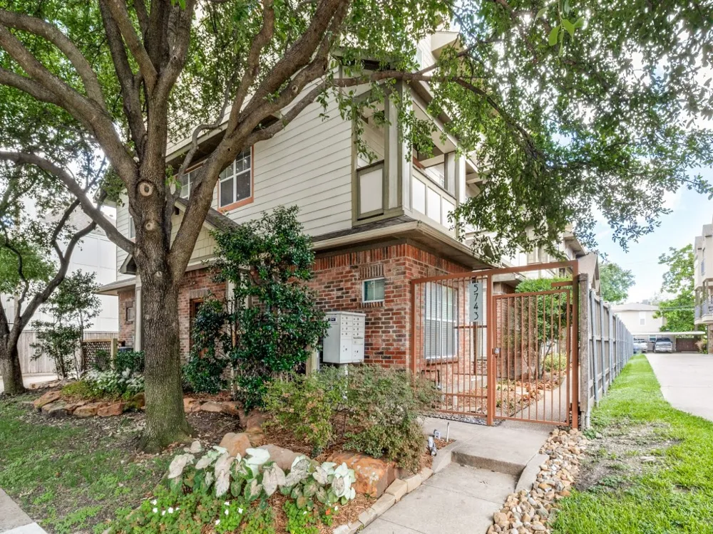 5743 Prospect Avenue #102 Dallas, TX 75206