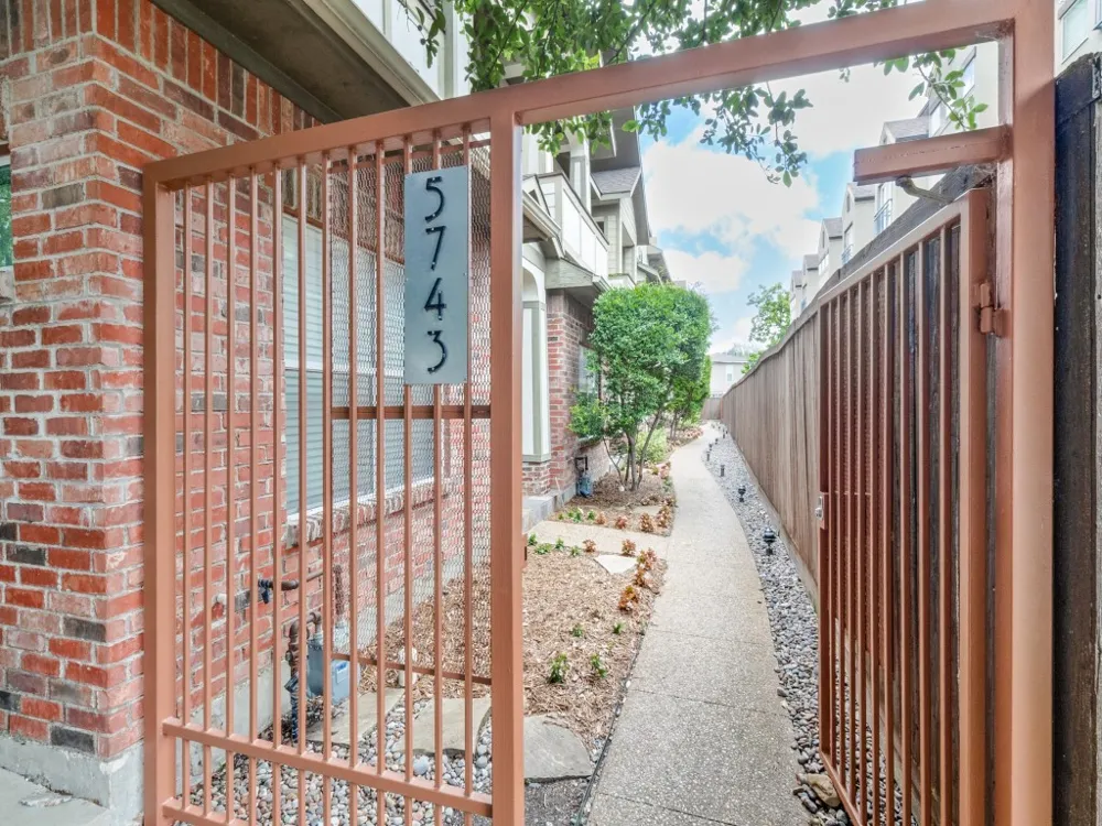 5743 Prospect Avenue #102 Dallas, TX 75206
